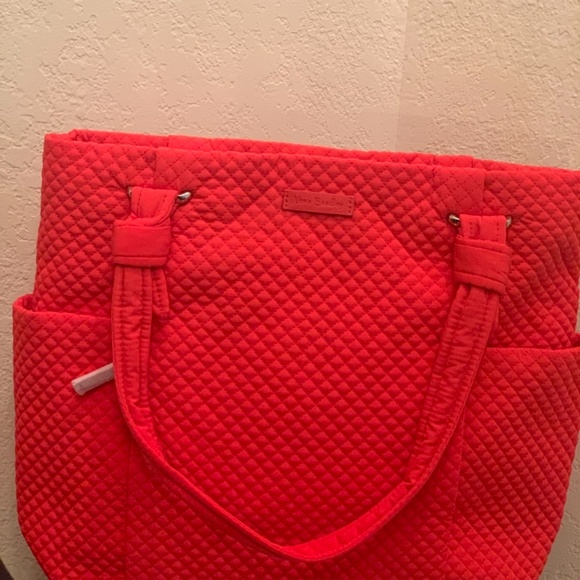 VERA BRADLEY Hadley Tote in Canyon Sunset NWT Microfiber - Picture 2 of 12